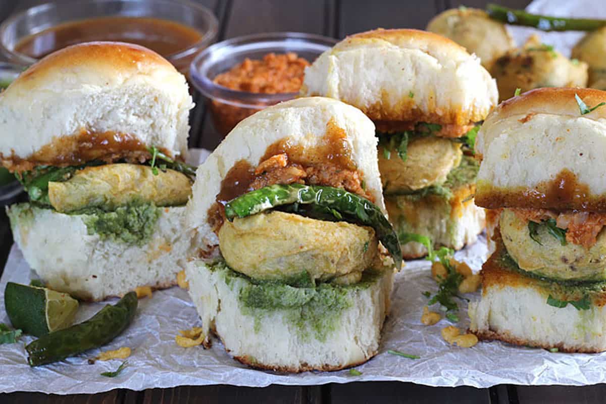 الشات والفادا باف من الوجبات الخفيفة التي تُقدم لطلاب المدارس