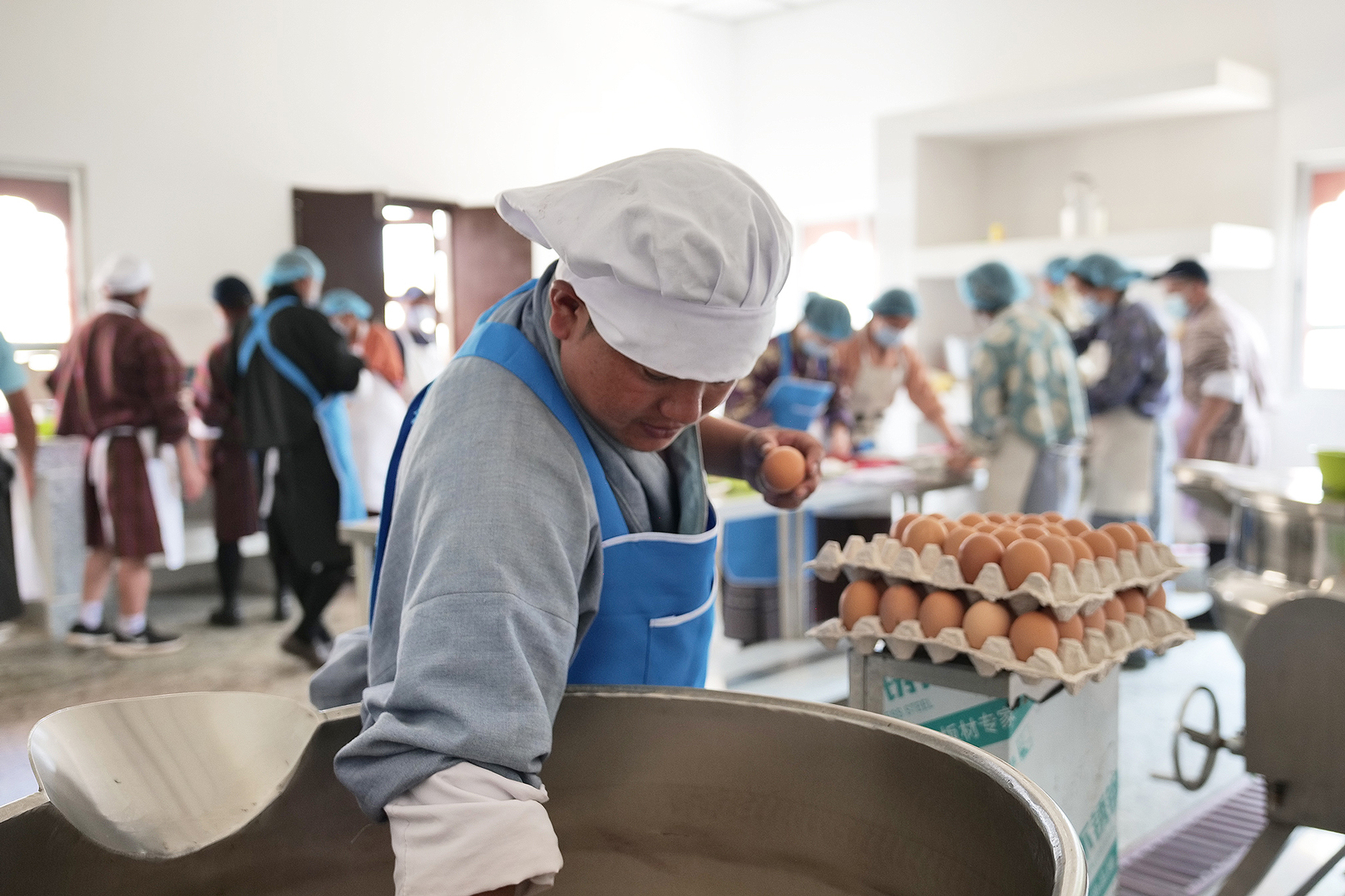 ربط مزارع الدواجن بالتغذية المدرسية في بوتان