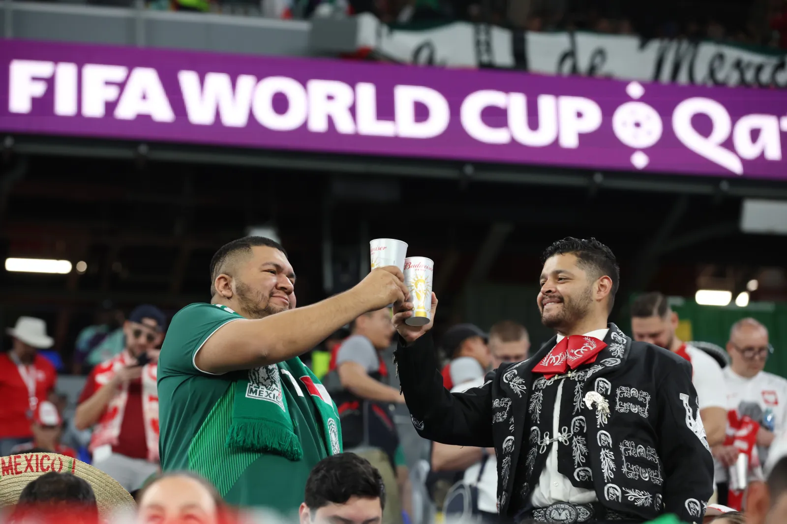 أسعار الطعام والشراب داخل الملاعب تتضاعف داخل ملاعب كأس العالم
